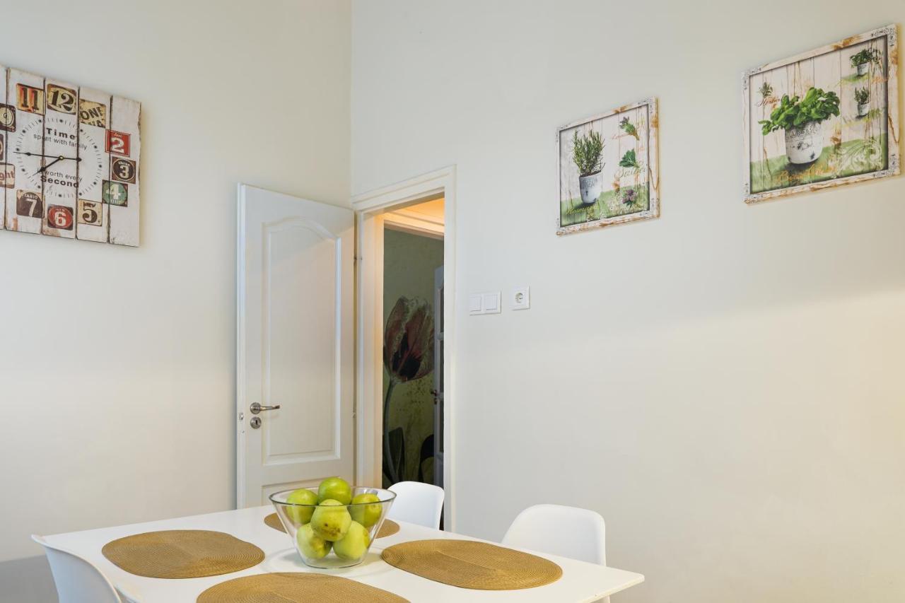 Pasti Central Apartment. Debrecen Exterior photo