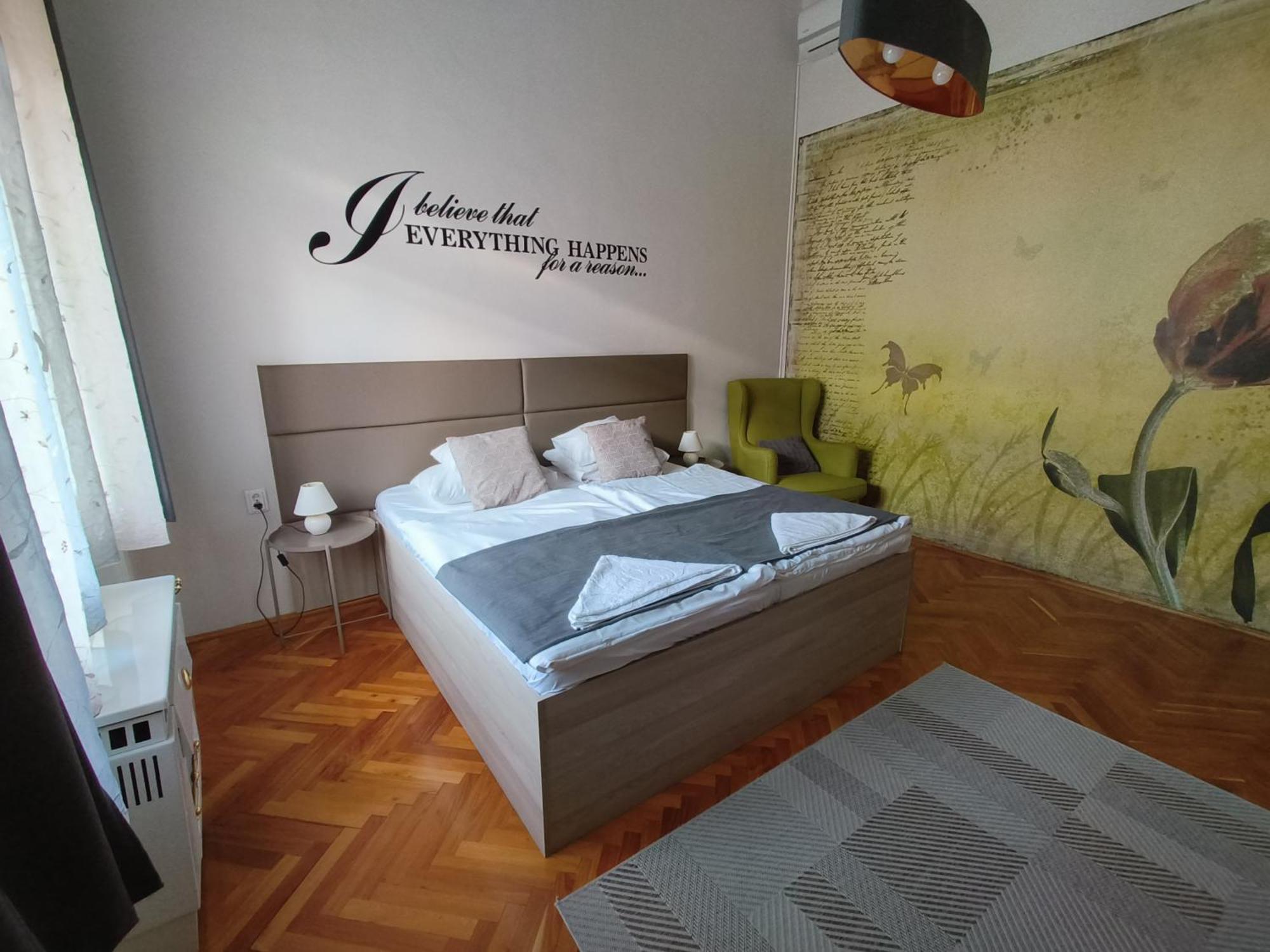 Pasti Central Apartment. Debrecen Exterior photo