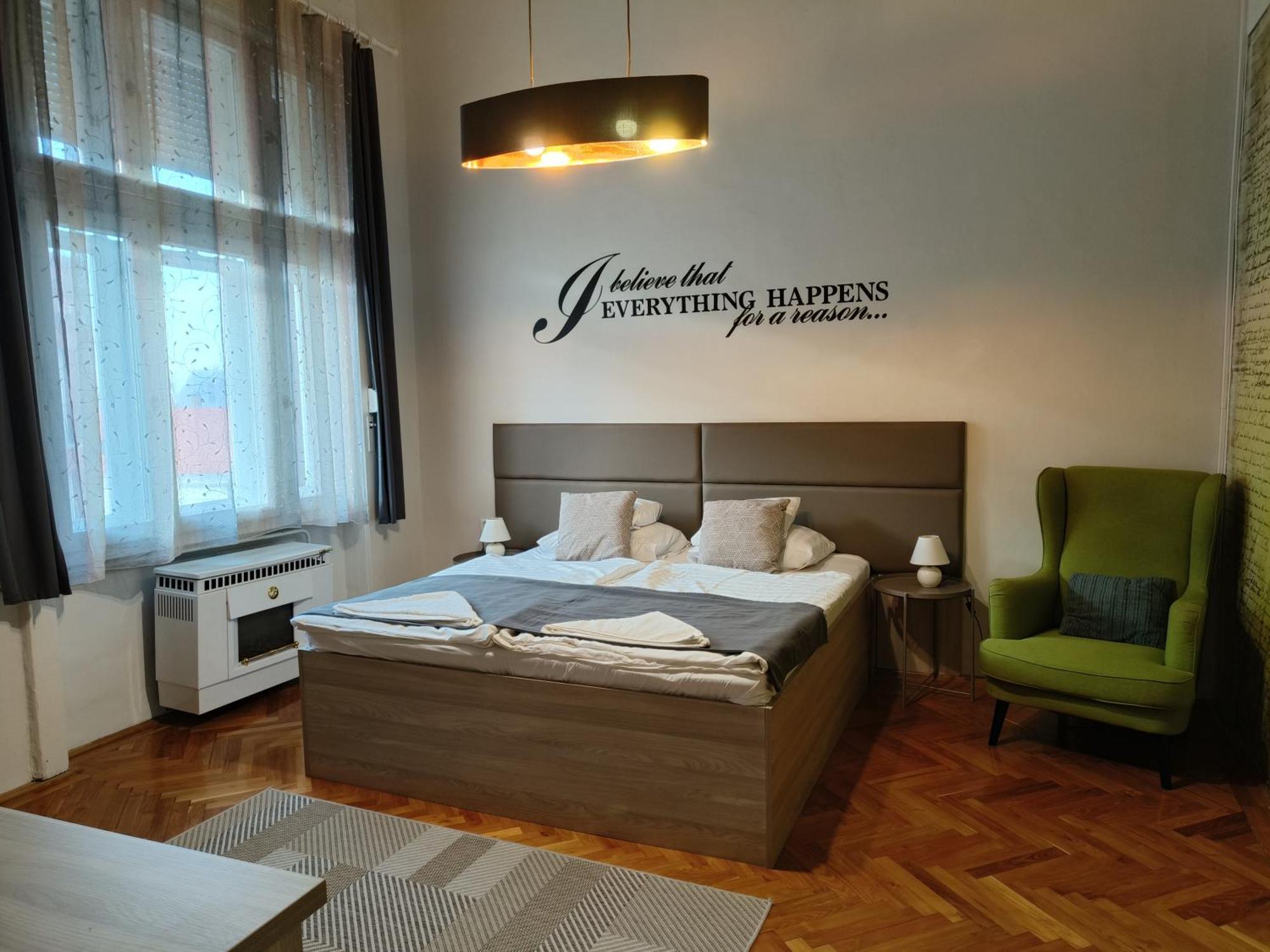 Pasti Central Apartment. Debrecen Exterior photo